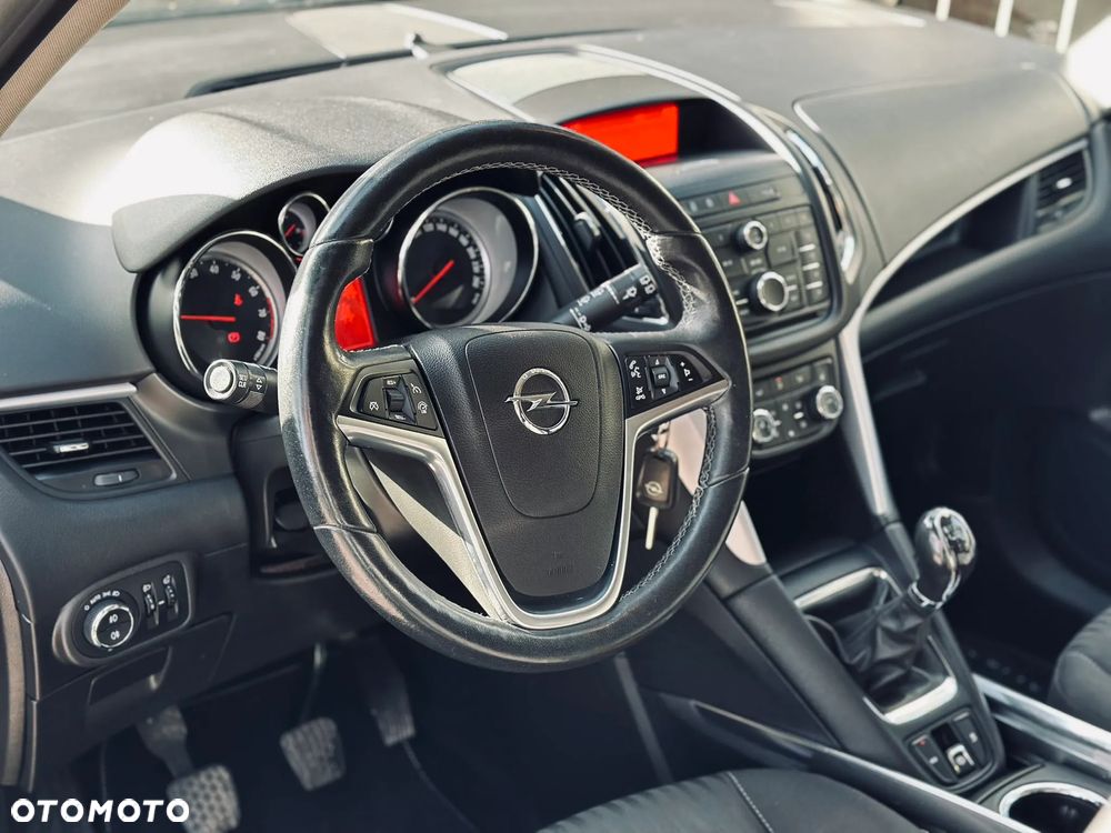 Opel Zafira - 11