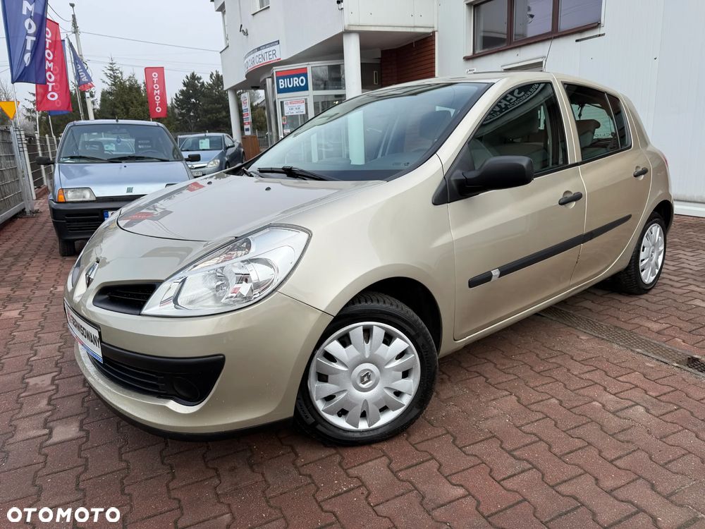 Renault Clio 1.2 16V Confort Dynamique - 1