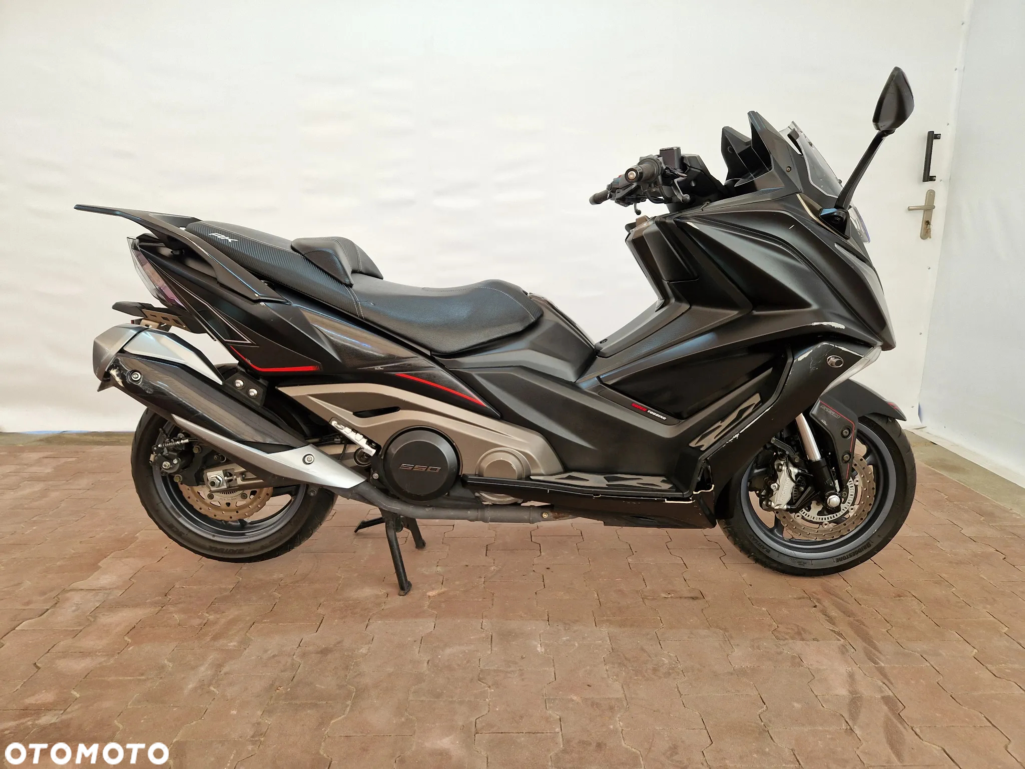 Kymco AK 550 - 4