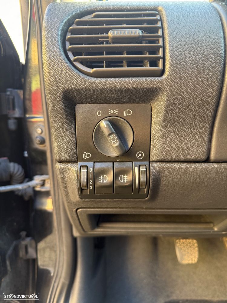 Opel Corsa 1.2 16V N-Joy - 11