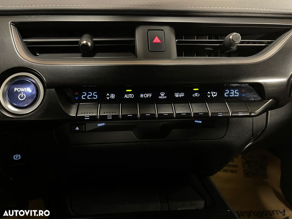 Lexus UX 250h Business Edition - 18