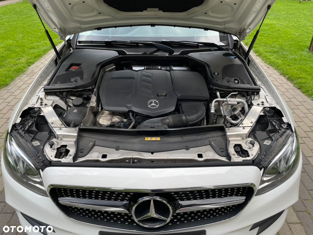 Mercedes-Benz Klasa E 220 d Coupe 4-Matic 9G-TRONIC - 37