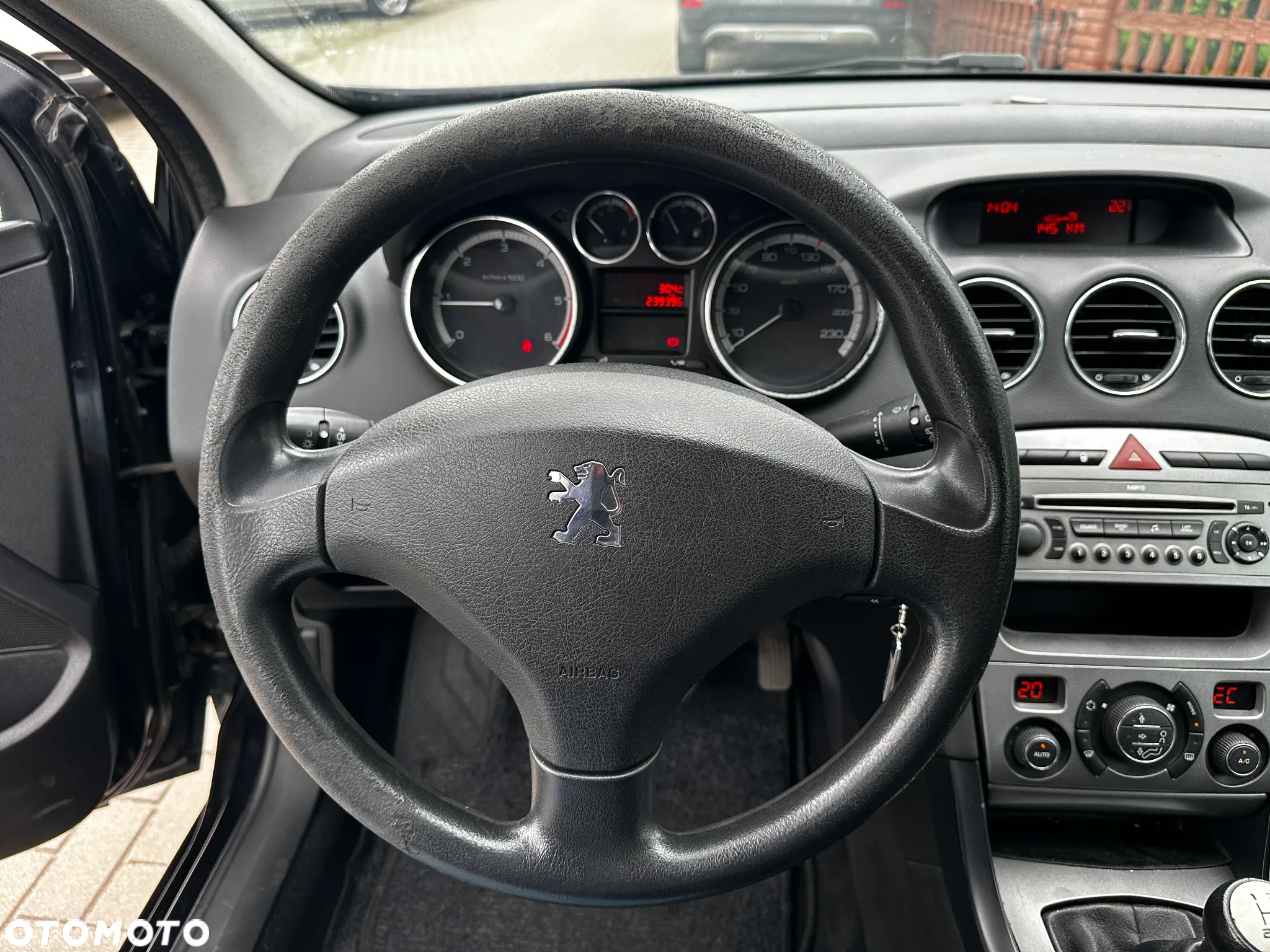 Peugeot 308 - 8
