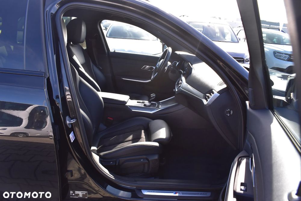 BMW Seria 3 320d xDrive MHEV M Sport sport - 17