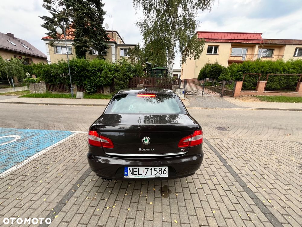 Skoda Superb 2.0 TDI Platinum DSG - 8