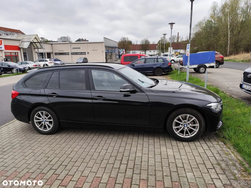 BMW Seria 3 318d Touring - 2