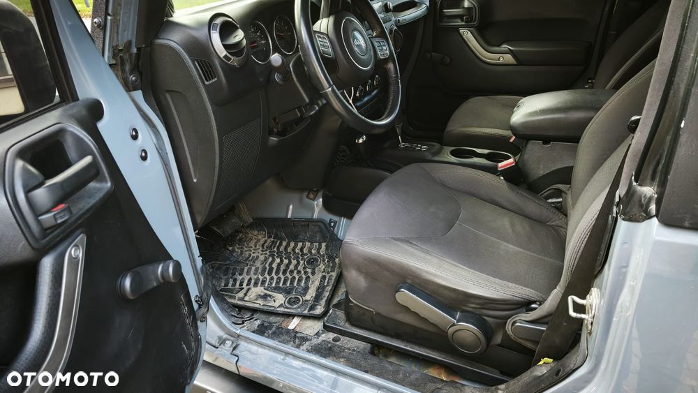Jeep Wrangler - 16