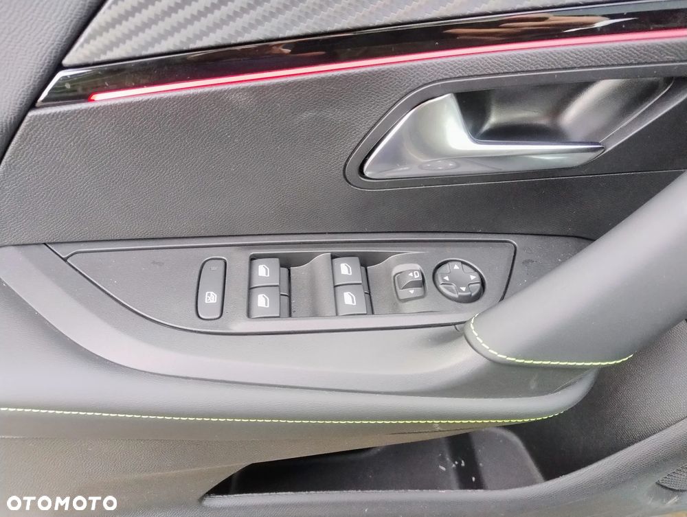 Peugeot 2008 PureTech mHEV GT E-DCS6 - 7