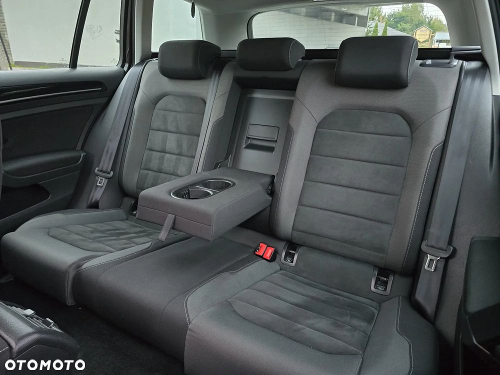 Volkswagen Golf Variant 2.0 TDI SCR Highline - 31