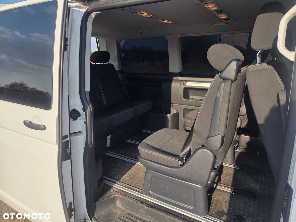 Volkswagen Multivan - 13