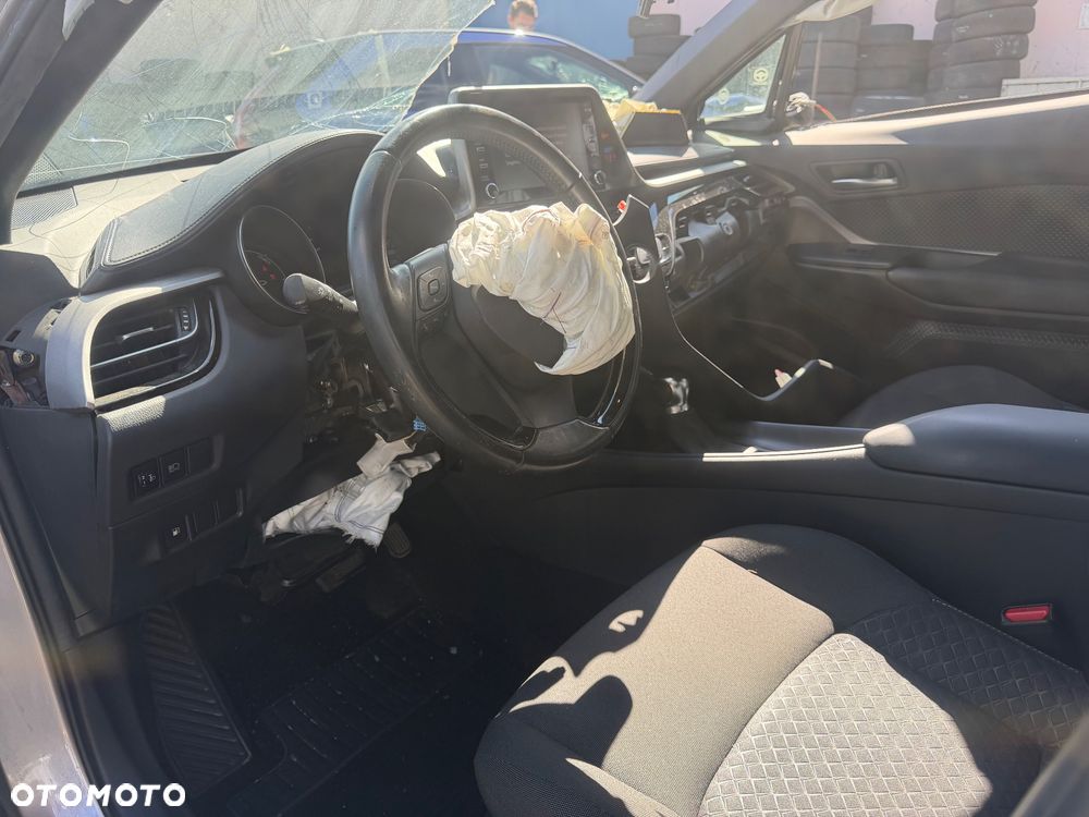 Toyota C-HR - 12