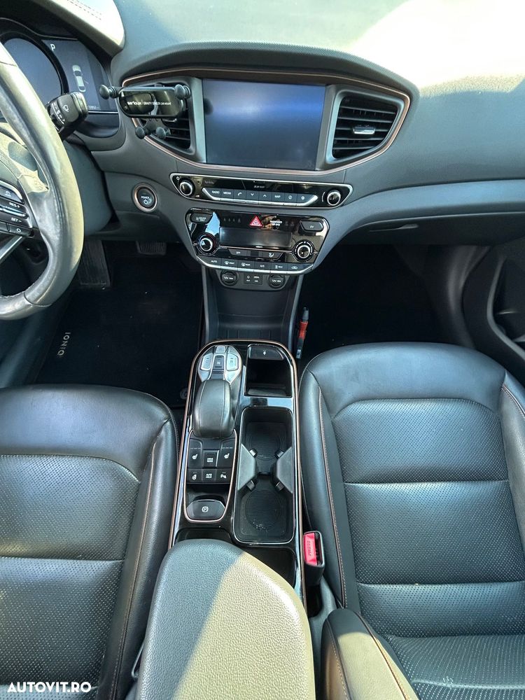 Hyundai IONIQ - 4