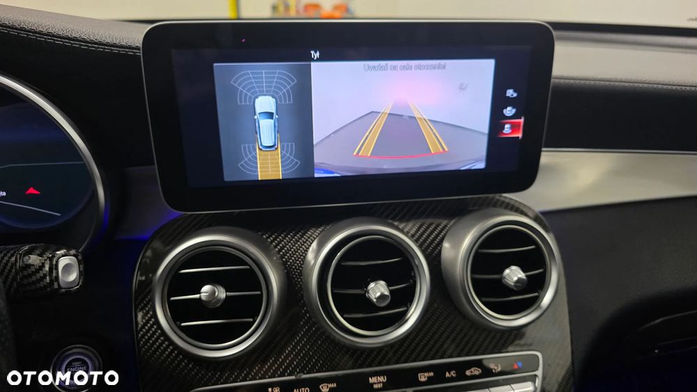 Mercedes-Benz GLC 220 d 4Matic 9G-TRONIC AMG Line Plus - 27