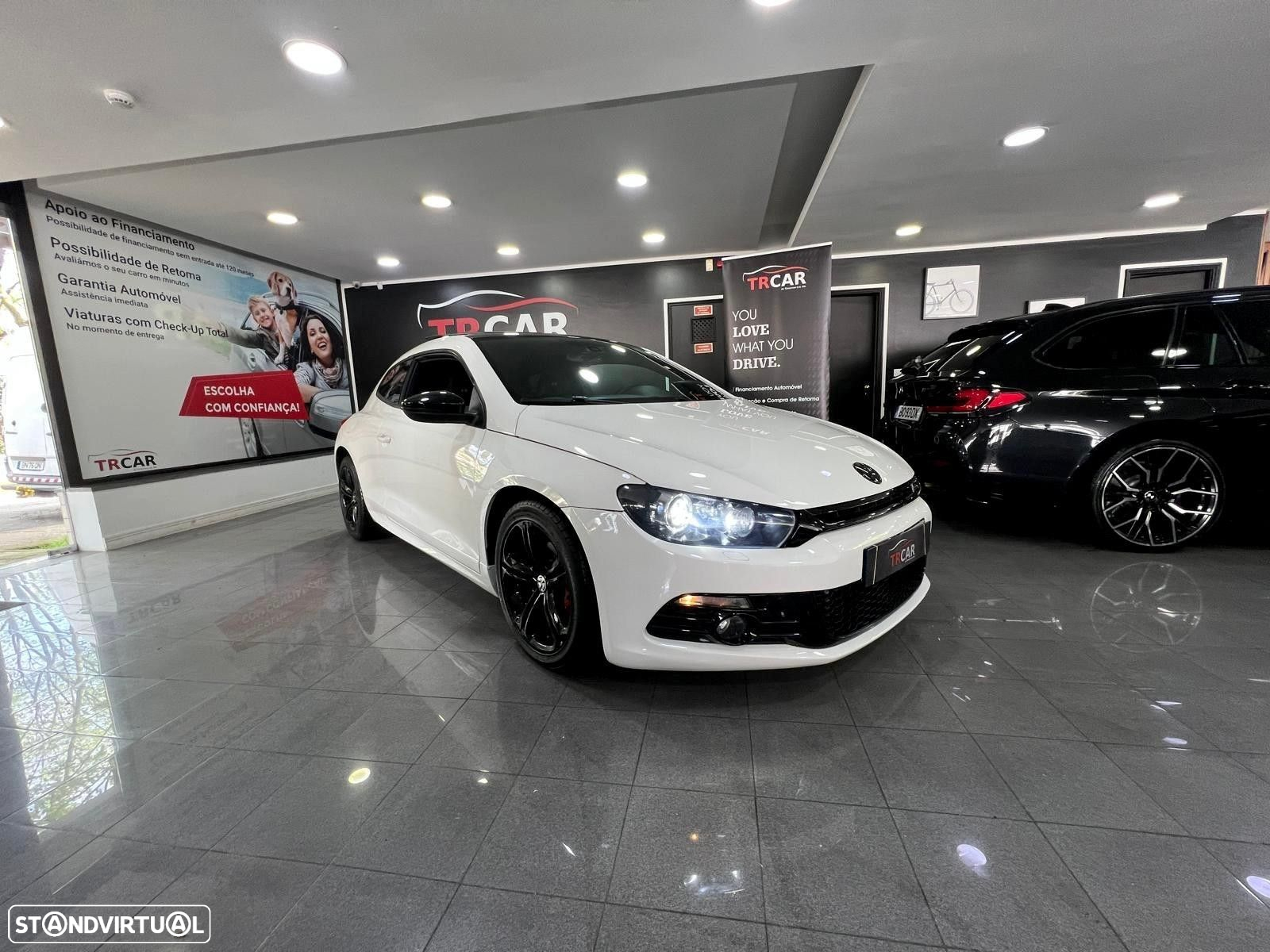 VW Scirocco 2.0 TDI Sport DSG - 13