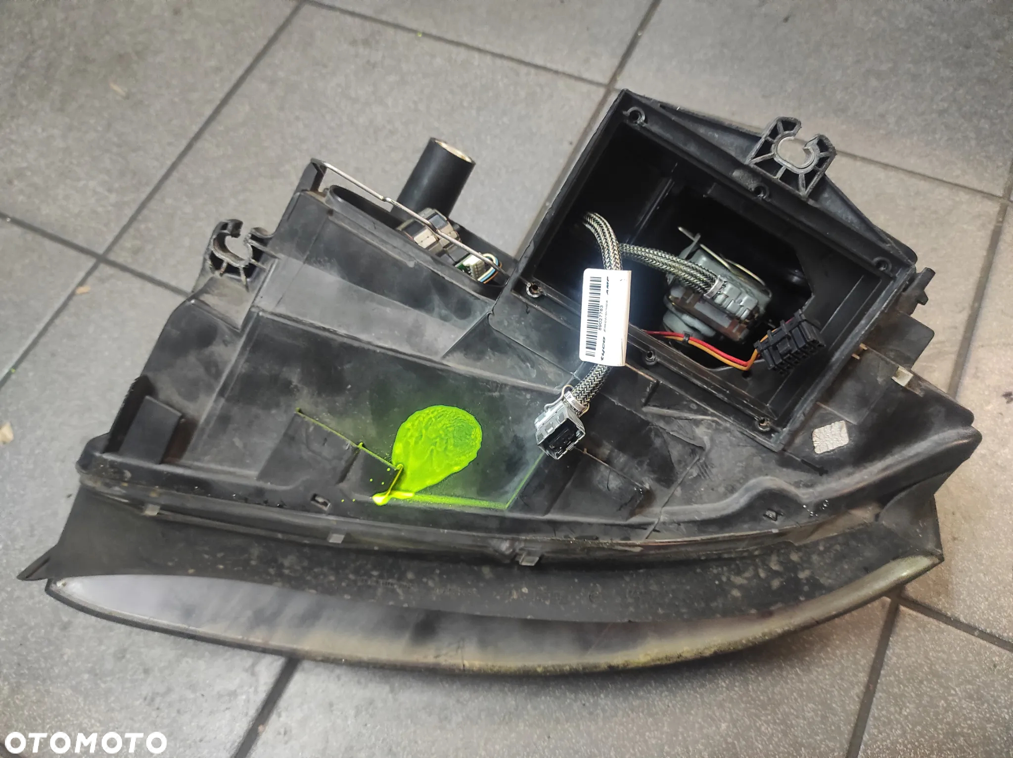 LAMPA PRAWA PRZEDNIA AUDI A4 B6 XENON ..K.W'' USZKODZONA WYSYŁKA !!! - 4