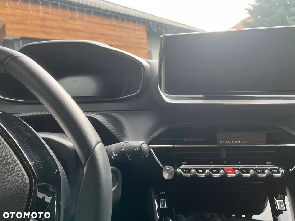Peugeot 208 1.2 PureTech Allure S&S EAT8 - 6