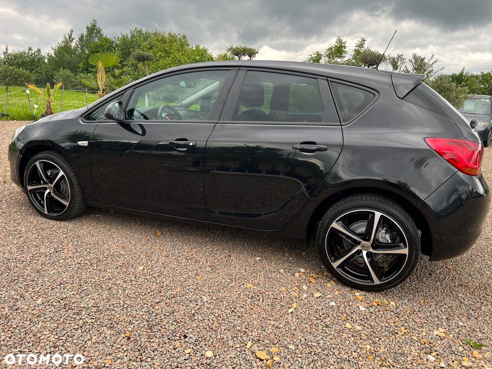 Opel Astra 1.6 Design Edition - 14