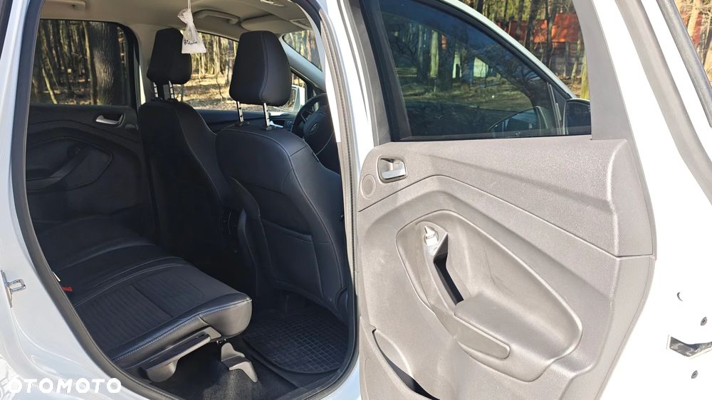 Ford Kuga - 8