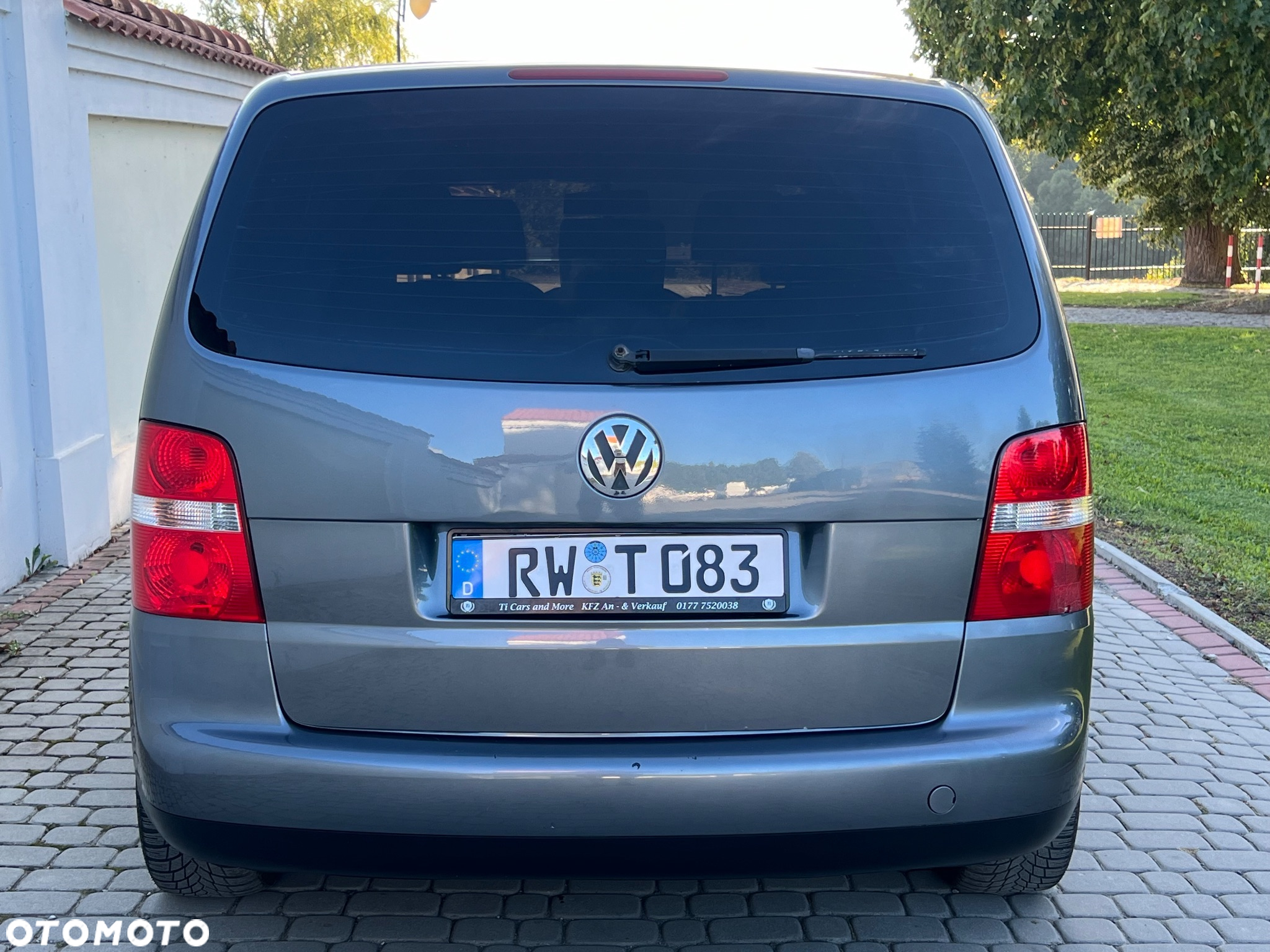 Volkswagen Touran - 27