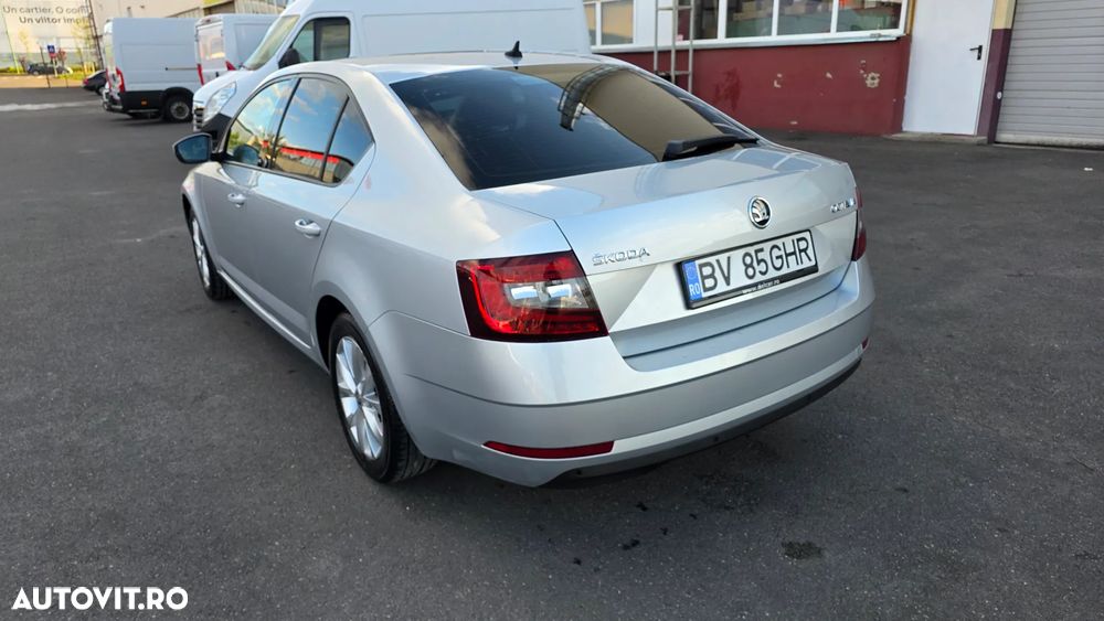 Skoda Octavia - 8