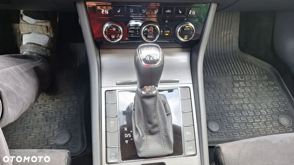 Skoda Superb 2.0 TDI 4x4 Style DSG - 20