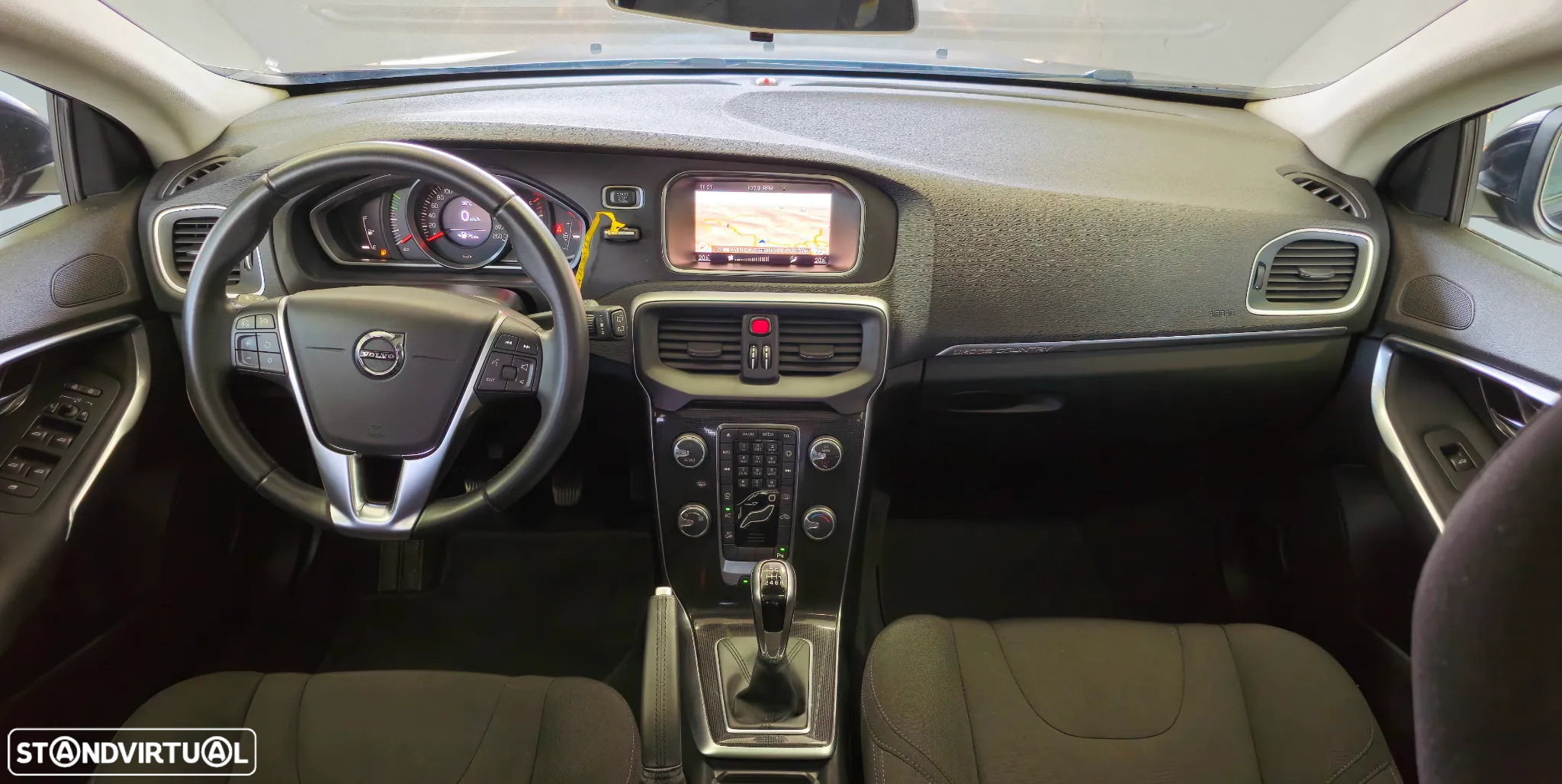 Volvo V40 Cross Country 2.0 D3 Kinetic - 11