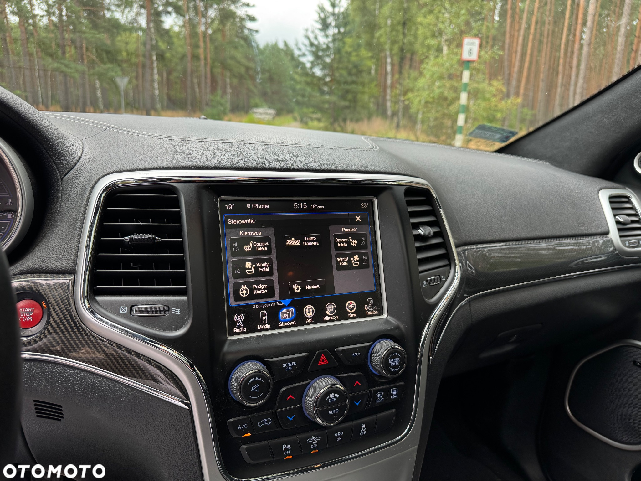 Jeep Grand Cherokee SRT - 16