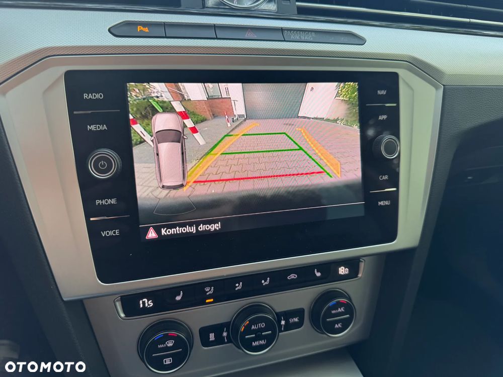 Volkswagen Passat Variant 2.0 TDI SCR 4Motion DSG Comfortline - 10