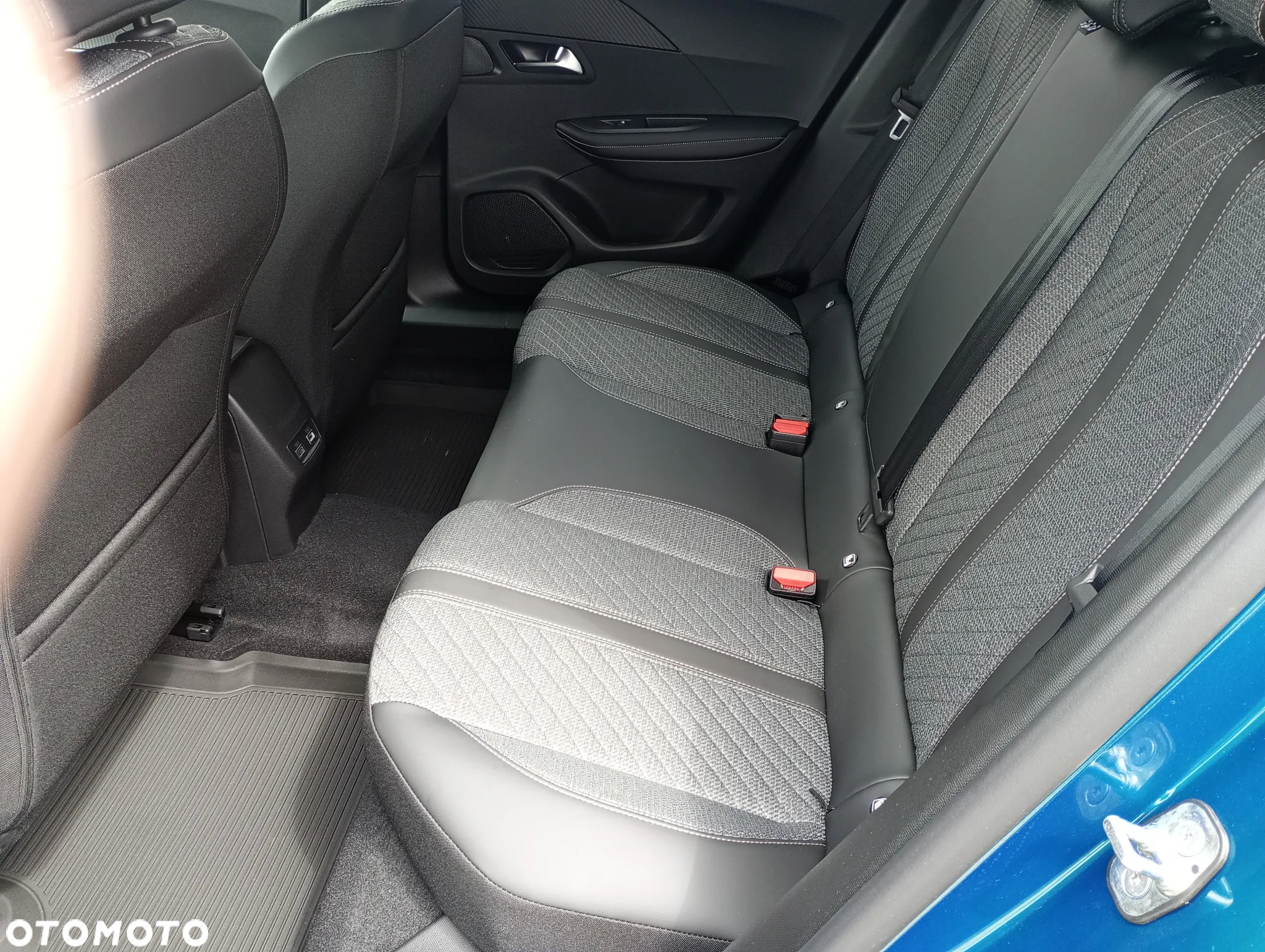 Peugeot 2008 - 13