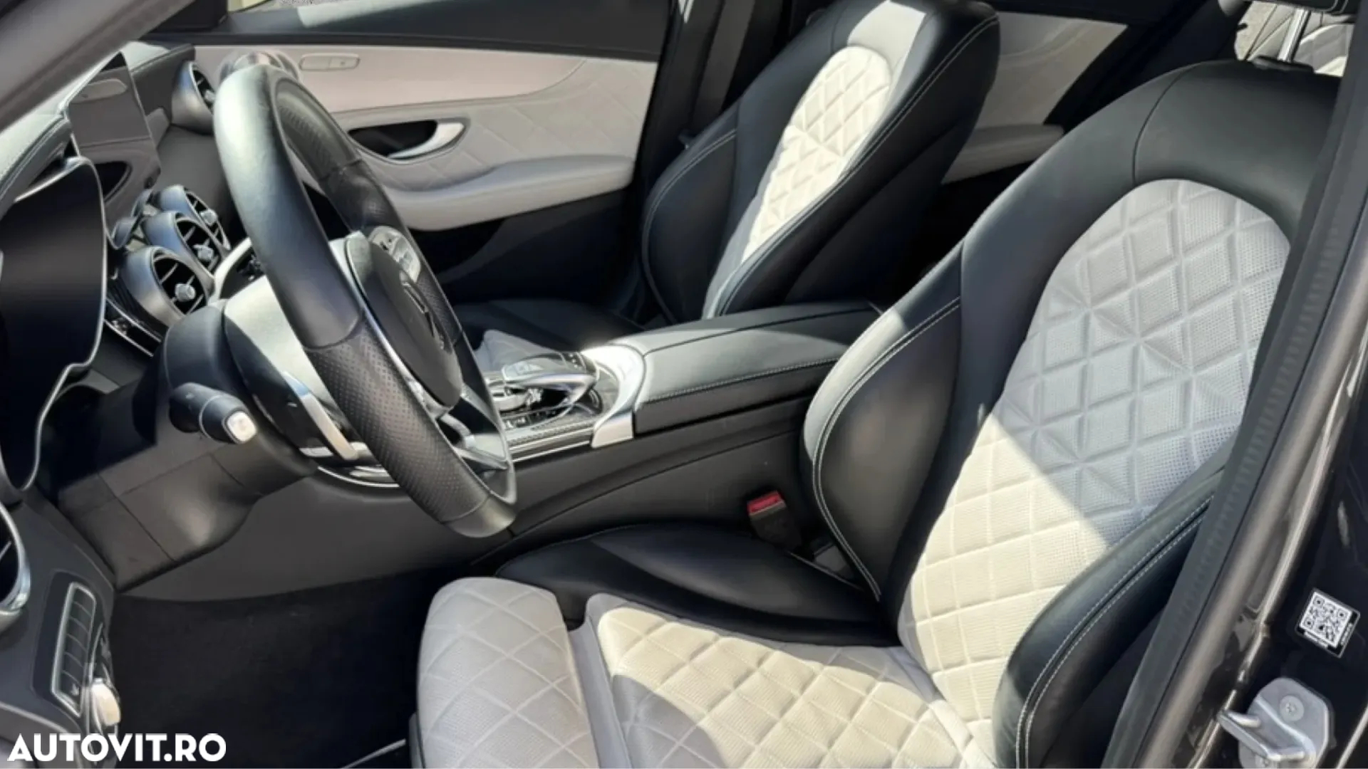 Mercedes-Benz C 300 e 9G-TRONIC AMG Line - 10