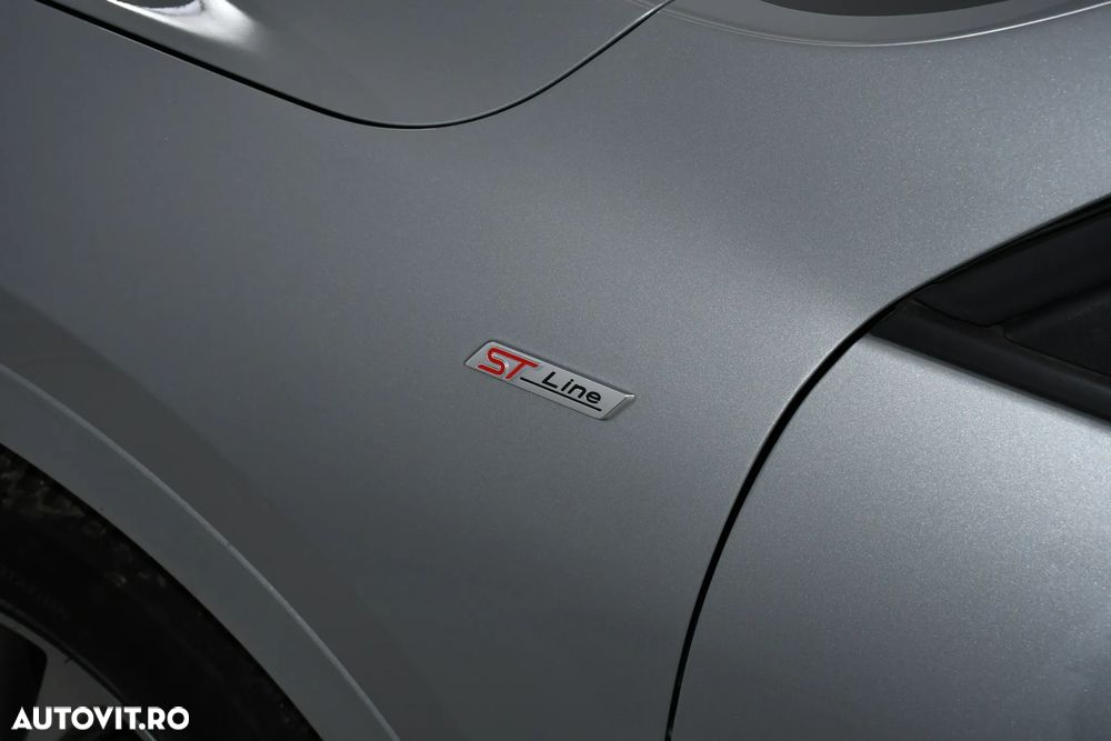 Ford Kuga 2.5 Duratec FHEV ST-LINE - 31