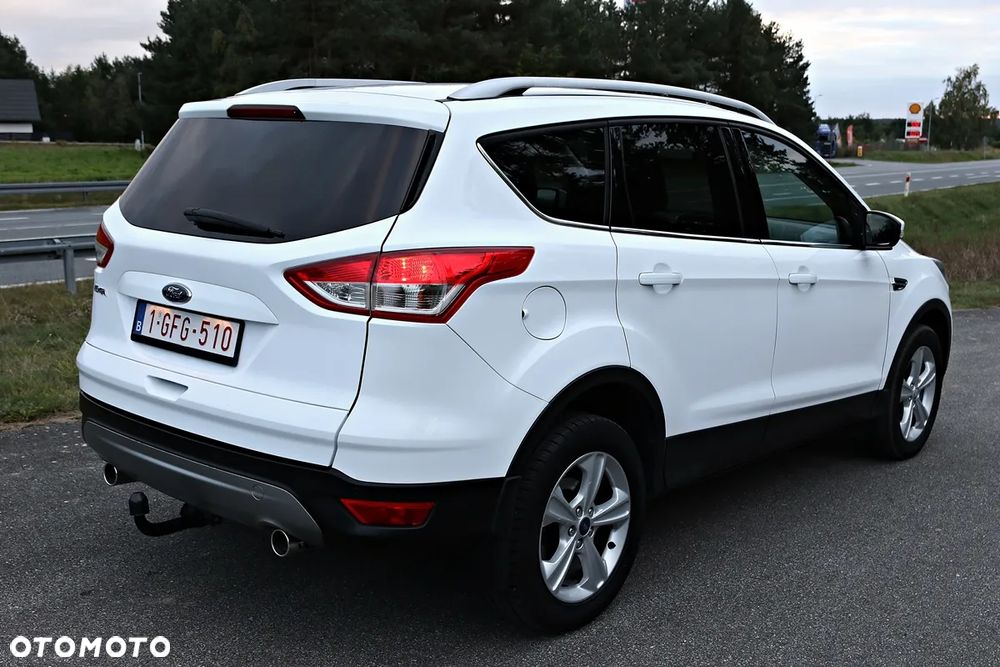 Ford Kuga 2.0 TDCi 2x4 Titanium - 22