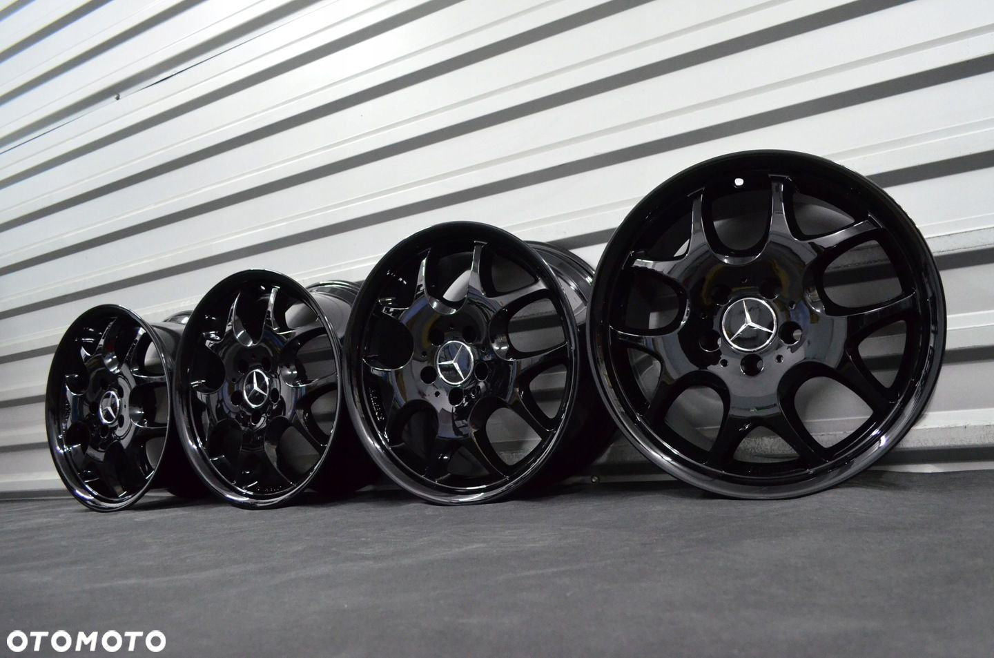 Felgi 5x112 8x17 ET30 Mercedes BRABUS Monoblock V - 4
