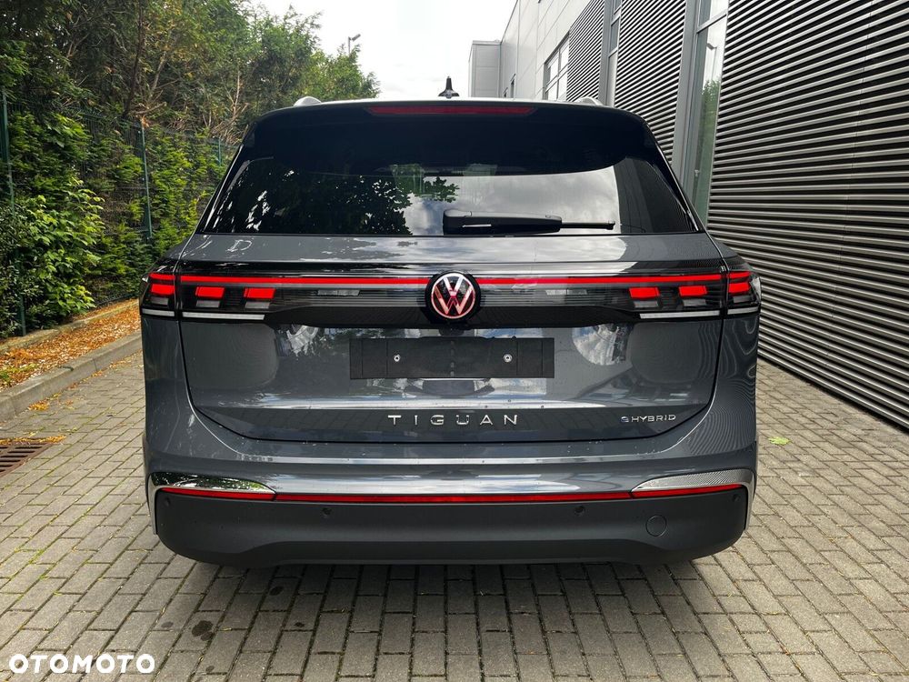 Volkswagen Tiguan - 9