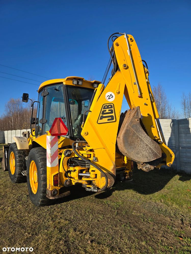 JCB - 8
