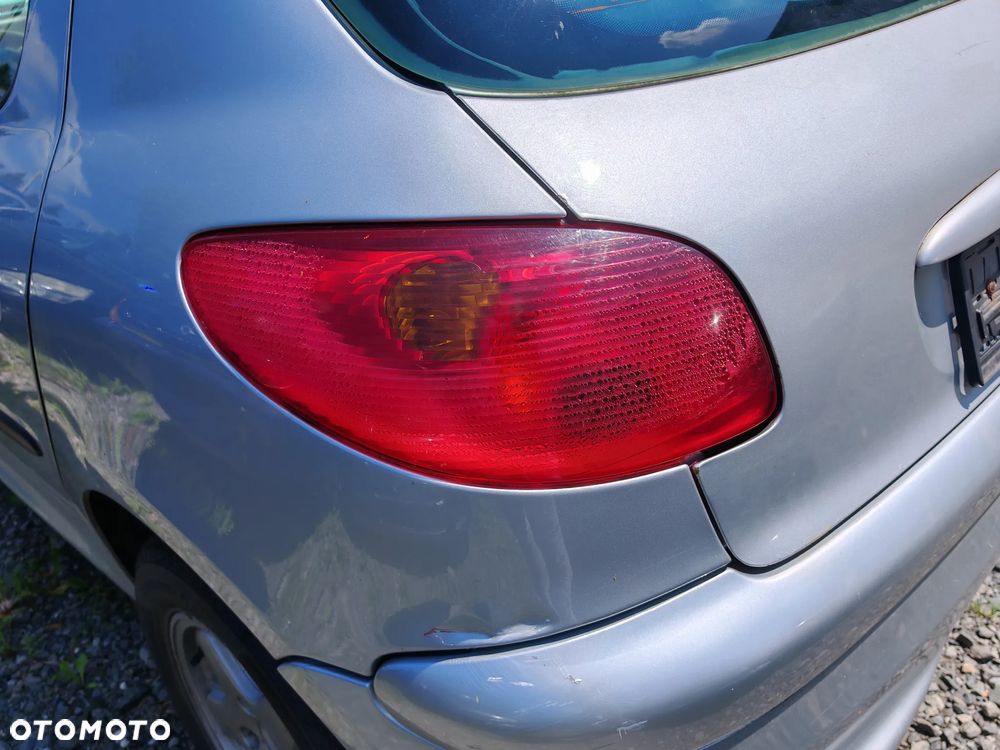 Klapa bagażnika Peugeot 206 5d - 3