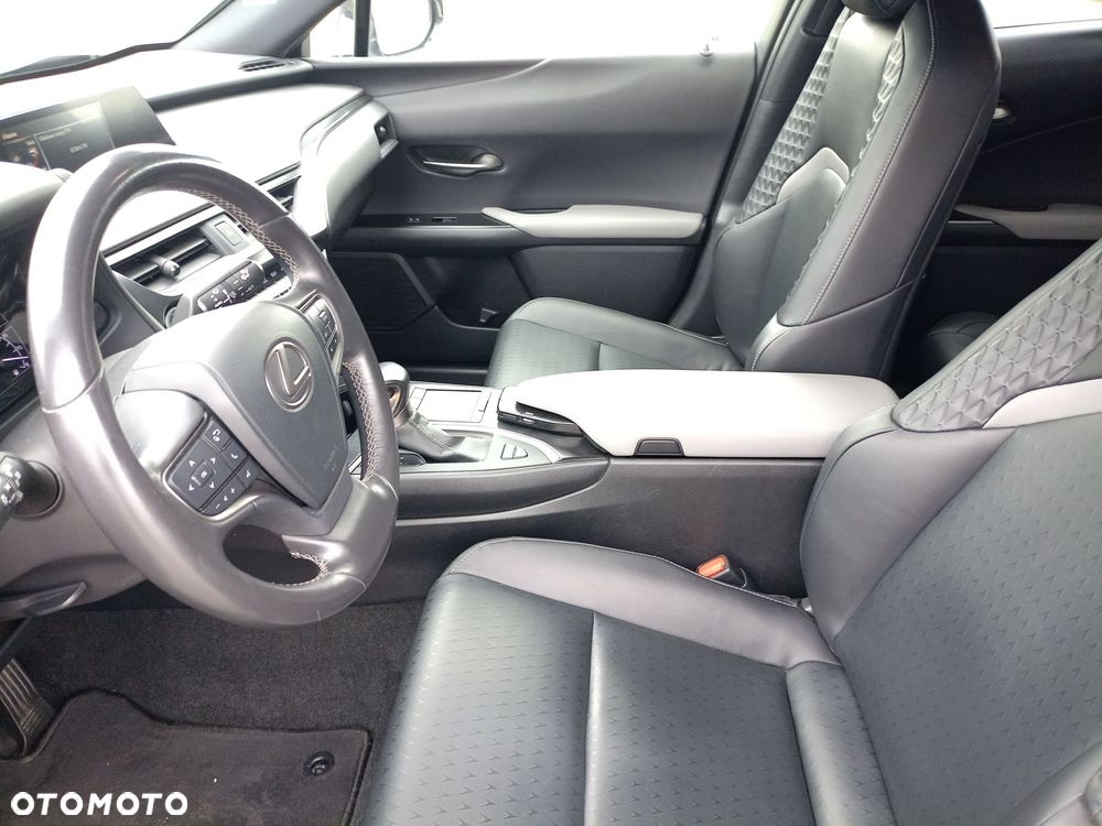 Lexus UX - 27