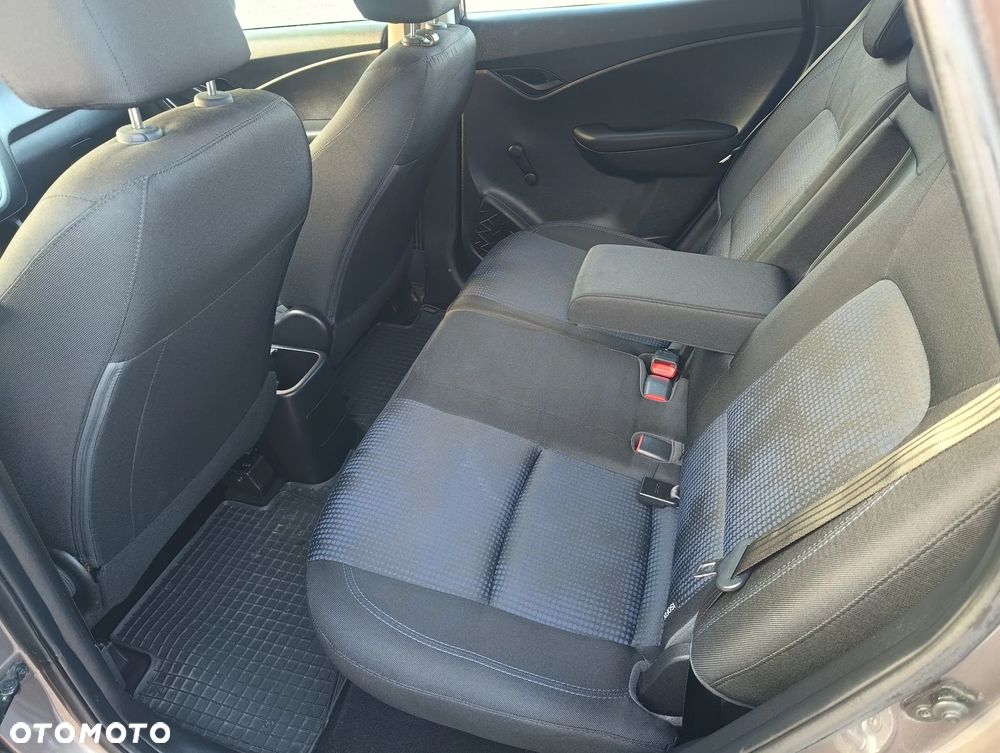 Hyundai ix20 1.4 Trend - 14