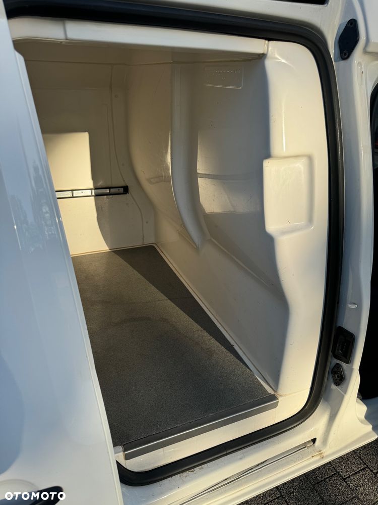 Volkswagen CADDY - 13