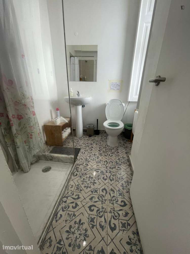 Quarto - localizado em Entrecampos Lisbon - Grande imagem: 2/9
