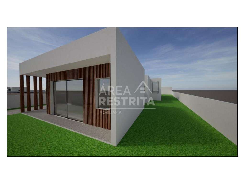 Terreno com projeto aprovado para Moradia Térrea com piscina