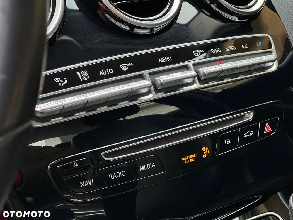 Mercedes-Benz Klasa C 220 CDI BlueEff Edition Avantgarde - 34