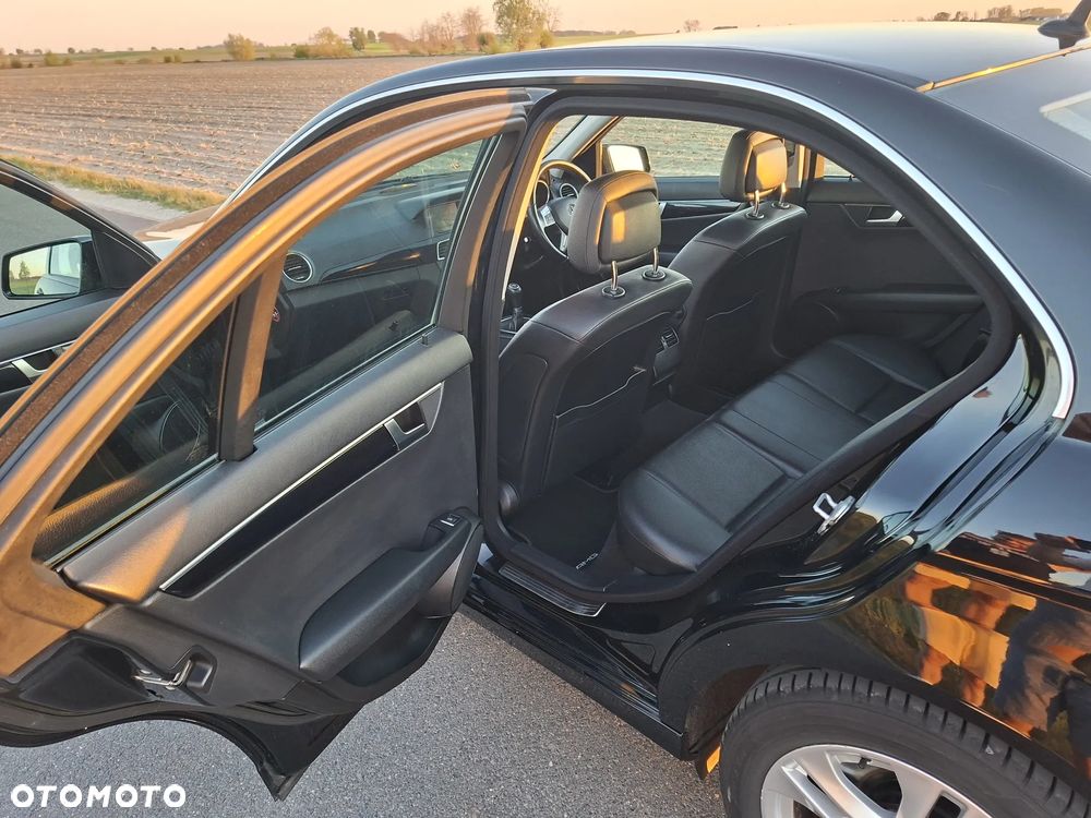 Mercedes-Benz Klasa C 220 CDI DPF (BlueEFFICIENCY) - 12