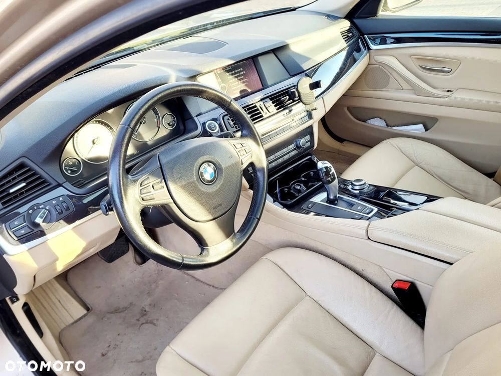 BMW Seria 5 523i - 9