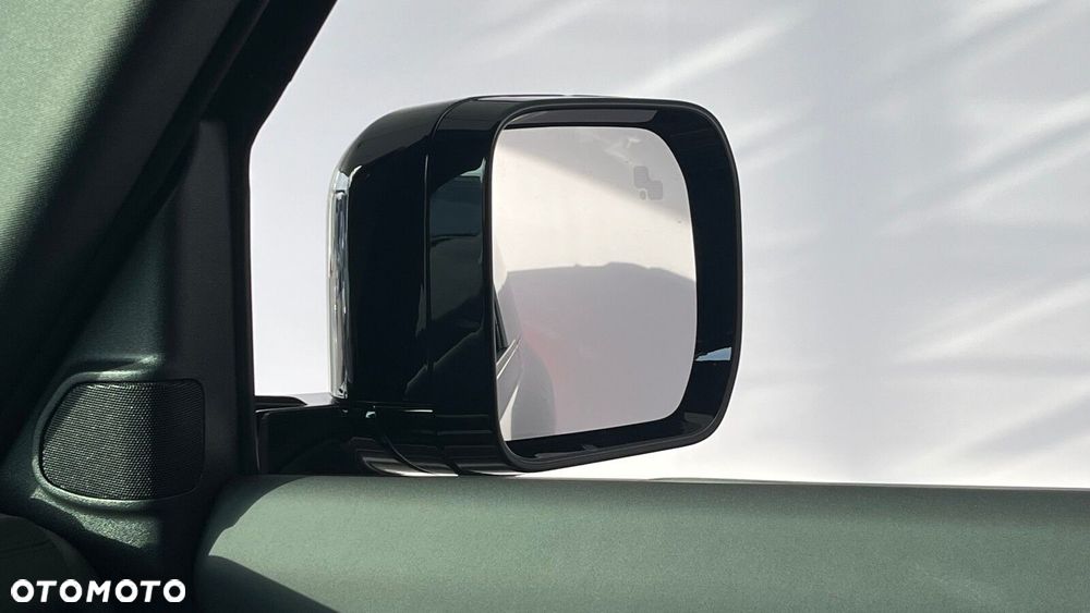 Land Rover Defender - 15