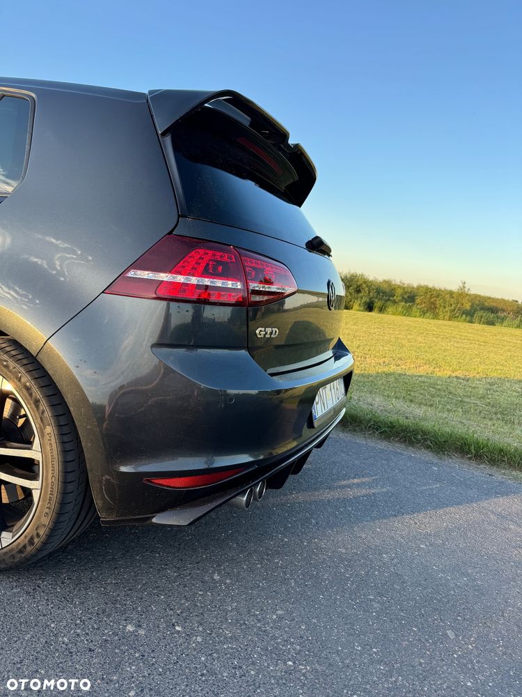 Volkswagen Golf - 8