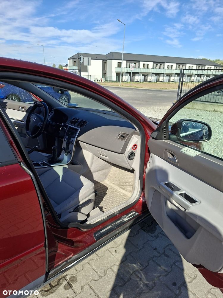 Volvo S40 2.0D Momentum - 9