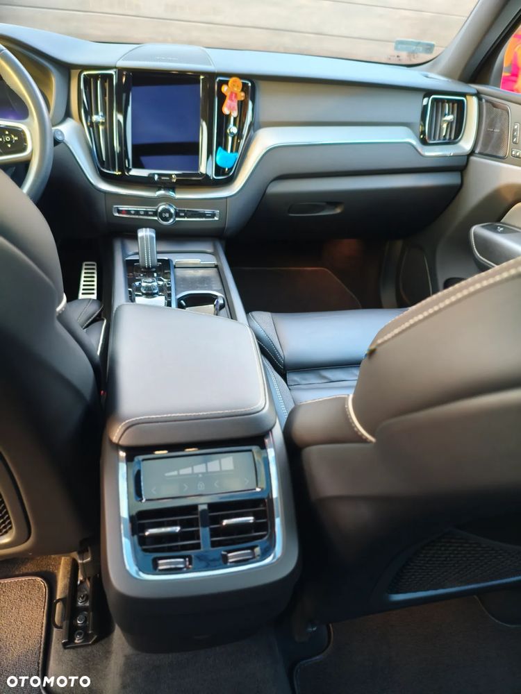 Volvo XC 60 B4 D AWD R-Design - 7
