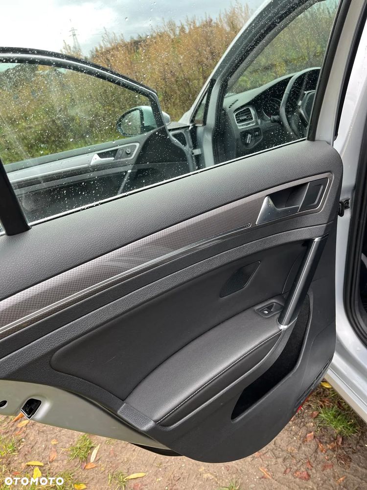 Volkswagen Golf - 15