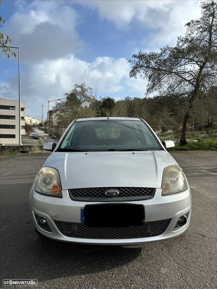 Ford Fiesta 1.4 TDCI Ambiente - 3